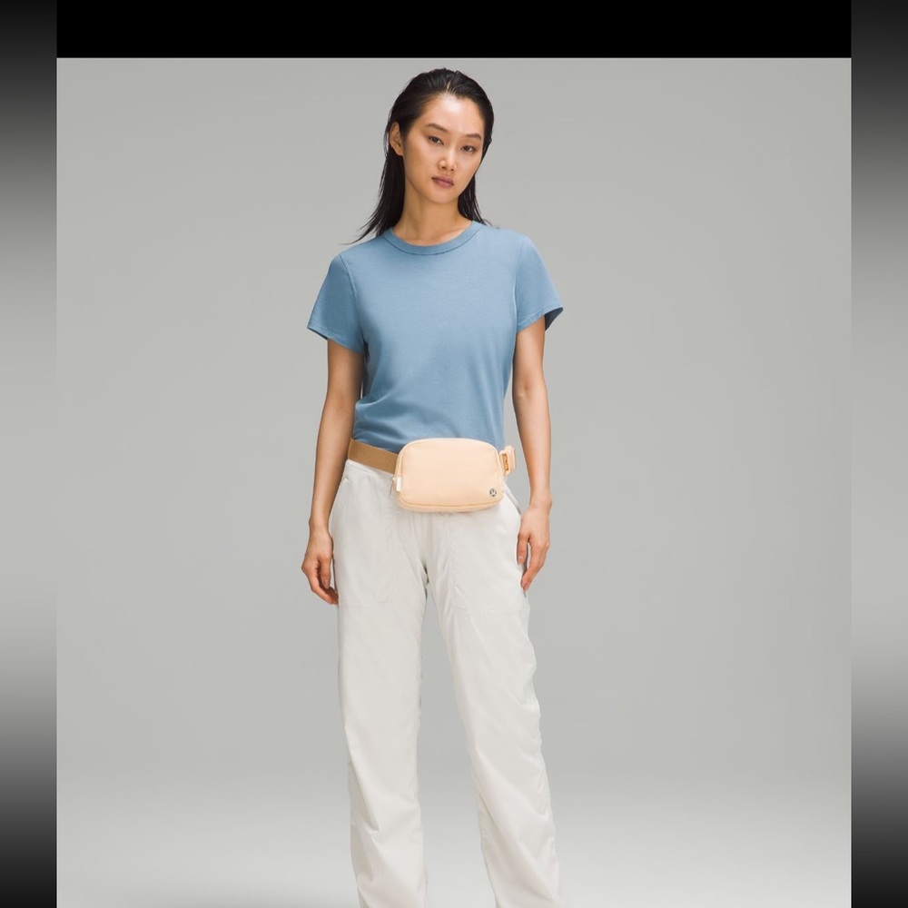 Lululemon Everywhere Belt bag 1L - Picture 5 of 9